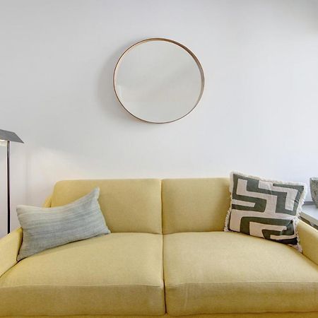 Crooked Floor House - Attic Apartment Porto Bagian luar foto