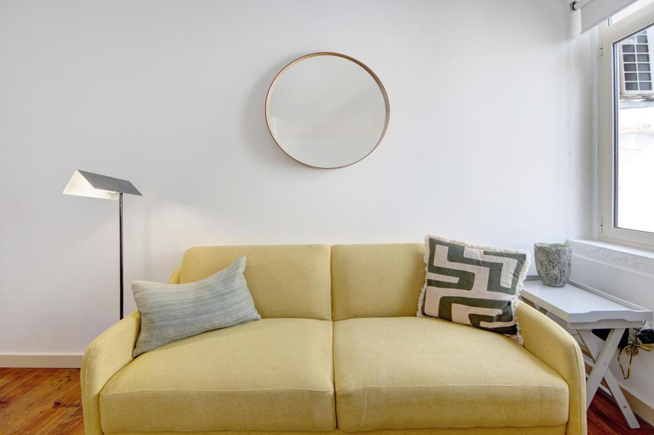 Crooked Floor House - Attic Apartment Porto Bagian luar foto